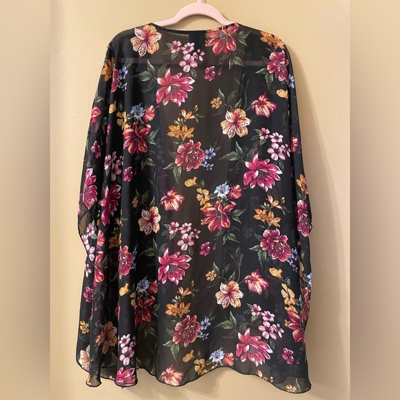 RUE + Vibrant Floral Flowy Sheer Shawl / OS fits most / EUC / 🌼🖤🌺 - Picture 6 of 7